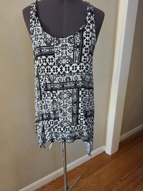 painted threads Black & White Printed Scoop Neck Tank